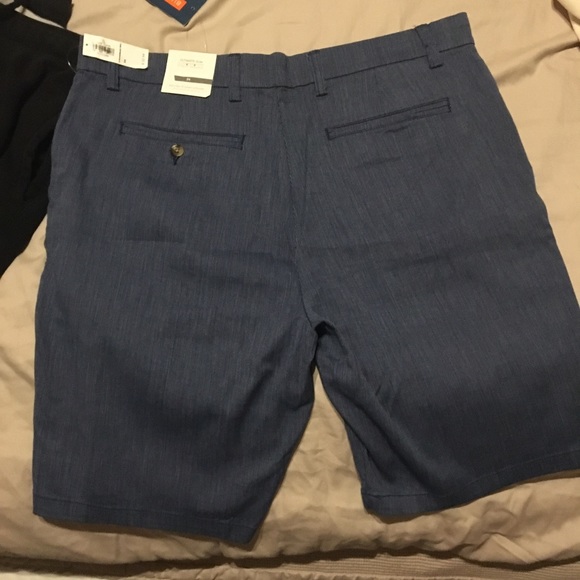 Slim fit shorts - Picture 3 of 3